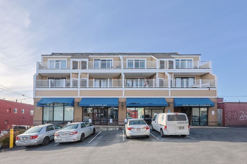 348 Rantoul Street 202, Beverly, MA 01915