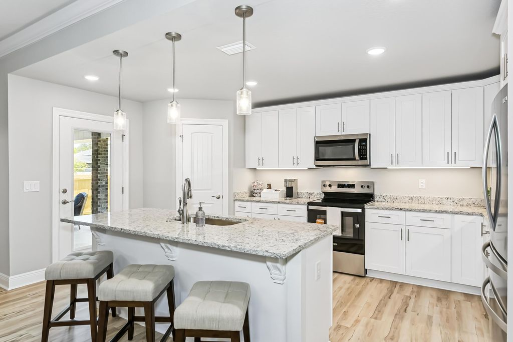 Image 13 of property listing at 6665 Prosperity Lane, Milton, FL 32570