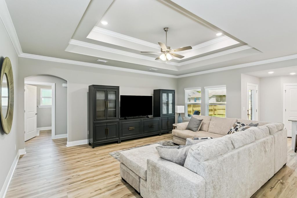 Image 7 of property listing at 6665 Prosperity Lane, Milton, FL 32570
