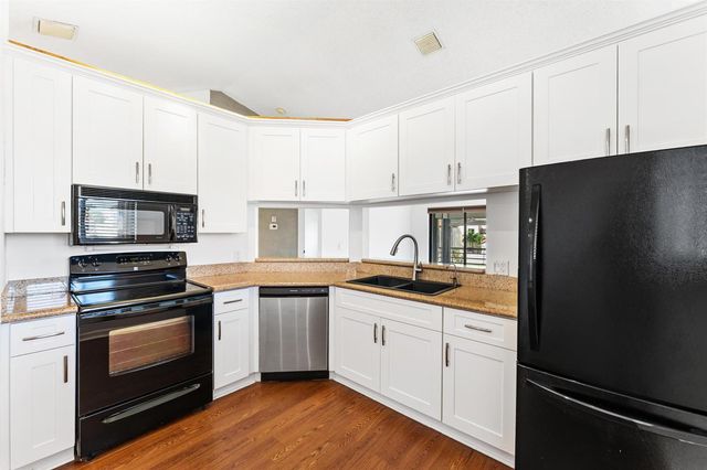 18 Vía De Casas Sur 205, Boynton Beach, FL 33426