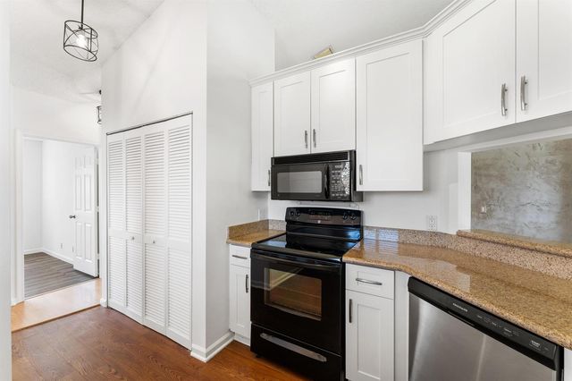 18 Vía De Casas Sur 205, Boynton Beach, FL 33426