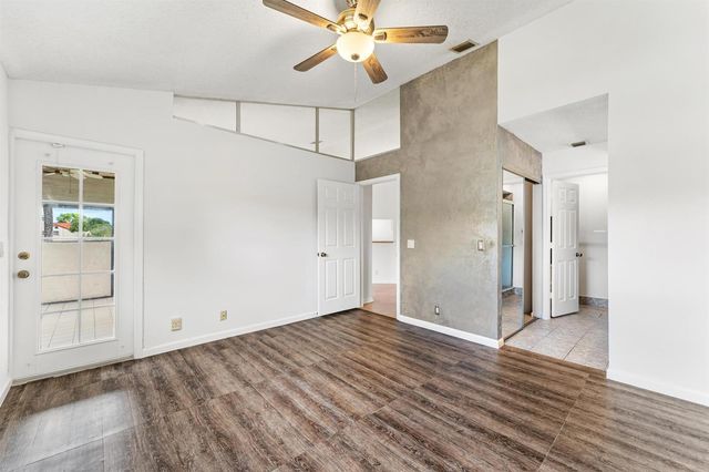 18 Vía De Casas Sur 205, Boynton Beach, FL 33426