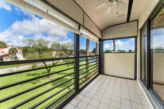 18 Vía De Casas Sur 205, Boynton Beach, FL 33426
