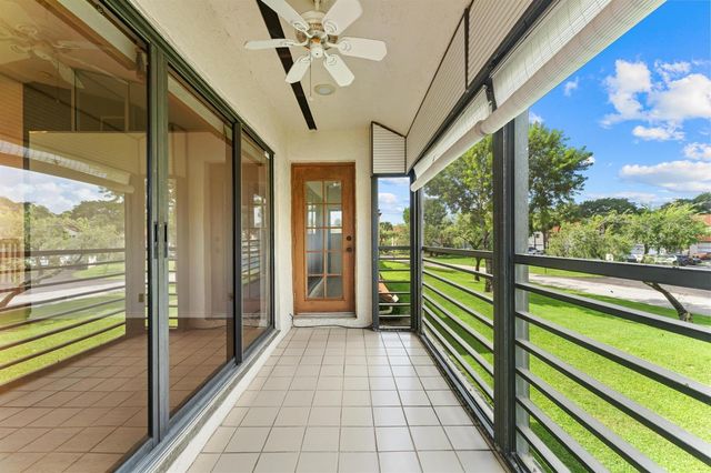 18 Vía De Casas Sur 205, Boynton Beach, FL 33426