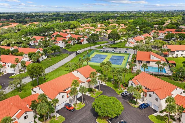 18 Vía De Casas Sur 205, Boynton Beach, FL 33426