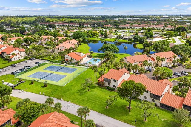 18 Vía De Casas Sur 205, Boynton Beach, FL 33426
