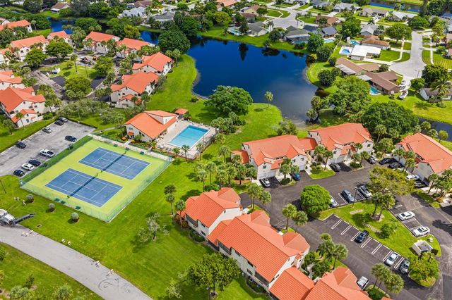 18 Vía De Casas Sur 205, Boynton Beach, FL 33426