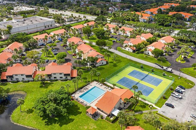 18 Vía De Casas Sur 205, Boynton Beach, FL 33426