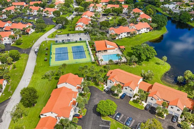 18 Vía De Casas Sur 205, Boynton Beach, FL 33426