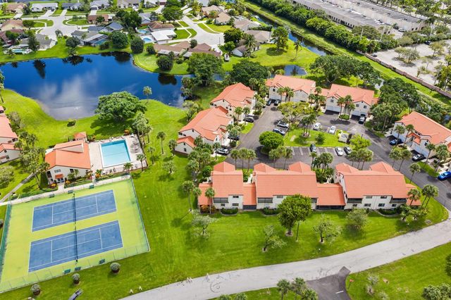 18 Vía De Casas Sur 205, Boynton Beach, FL 33426