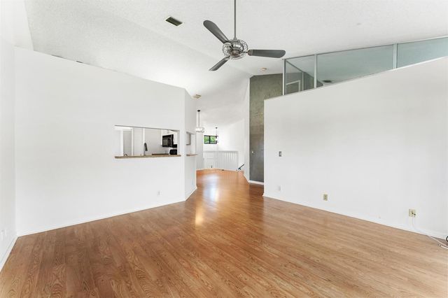 18 Vía De Casas Sur 205, Boynton Beach, FL 33426