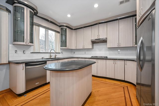 77-16 Kew Forest Lane, Forest Hills, NY 11375
