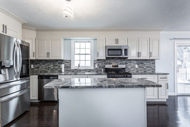 115 Forge River Pkwy, Raynham, MA 02767