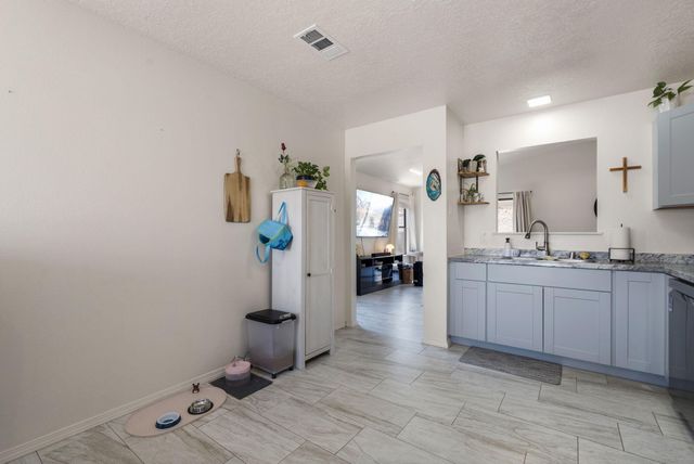 3415 Running Bird Place NW, Albuquerque, NM 87120