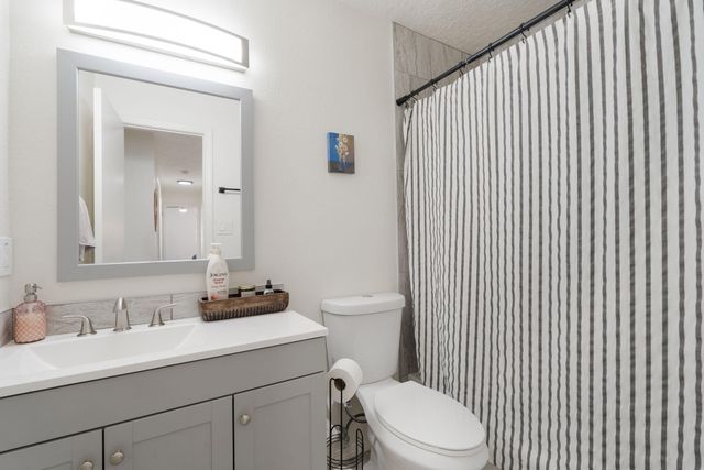 3415 Running Bird Place NW, Albuquerque, NM 87120