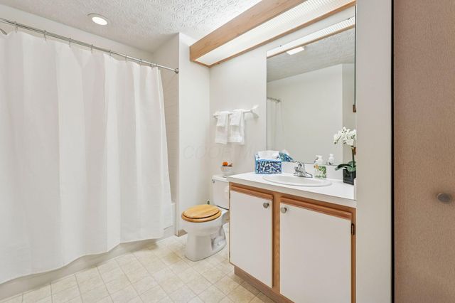 3801 Orchard Way, Powell, OH 43065