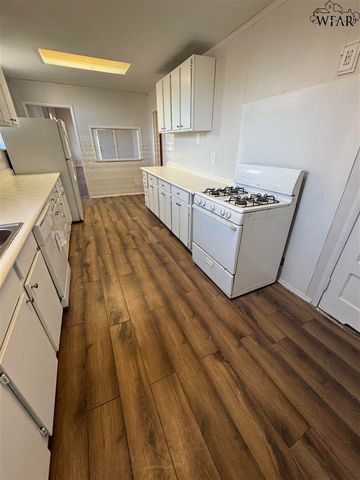 1106 TAYLOR STREET, Wichita Falls, TX 76309