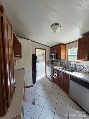 117 Nakoma Place, Whittier, NC 28779