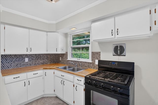 227 Eastlawn, Parma Vlg, MI 49269