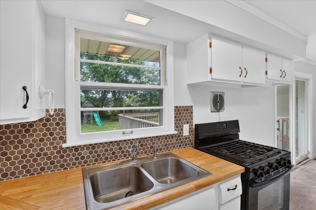 227 Eastlawn, Parma Vlg, MI 49269