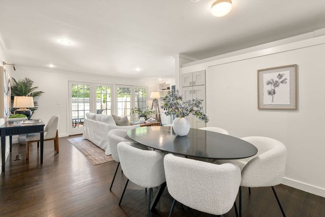 11 Oak St 45, Wellesley, MA 02482