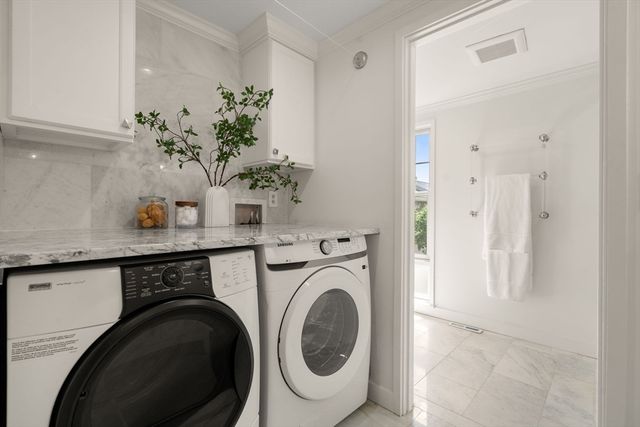 11 Oak St 45, Wellesley, MA 02482
