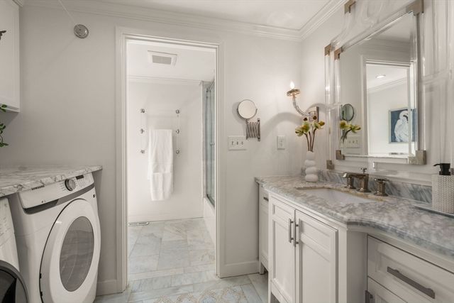 11 Oak St 45, Wellesley, MA 02482