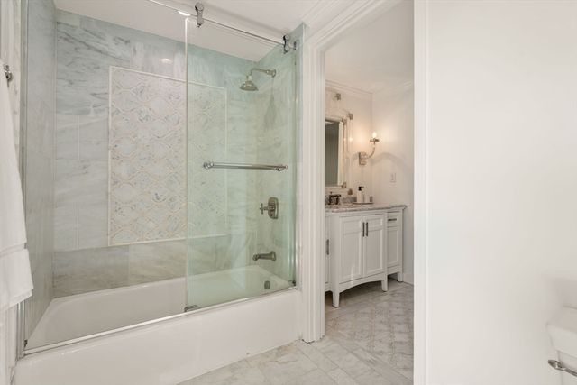 11 Oak St 45, Wellesley, MA 02482