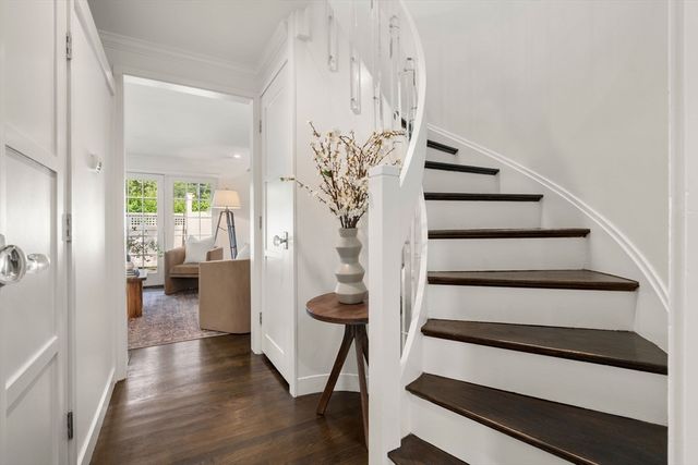 11 Oak St 45, Wellesley, MA 02482