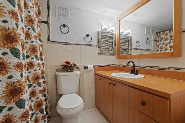 4801 NW 7th St 109-16, Miami, FL 33126