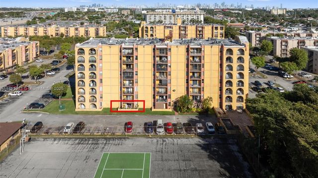 4801 NW 7th St 109-16, Miami, FL 33126