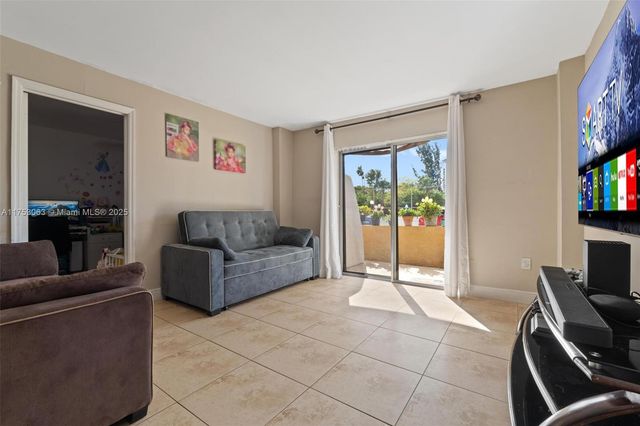 4801 NW 7th St 109-16, Miami, FL 33126