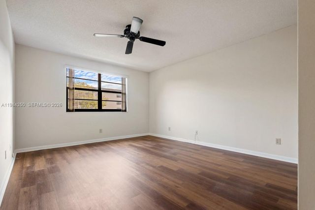 4965 E Sabal Palm Blvd 207, Tamarac, FL 33319