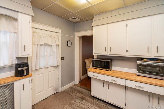 69 Washington Avenue, Kingston, NY 12401