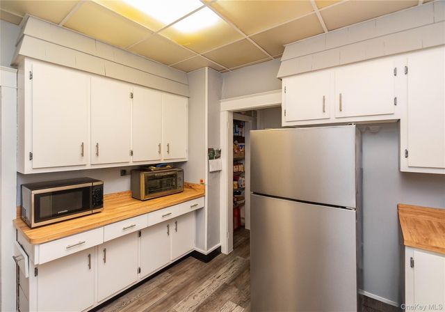 69 Washington Avenue, Kingston, NY 12401