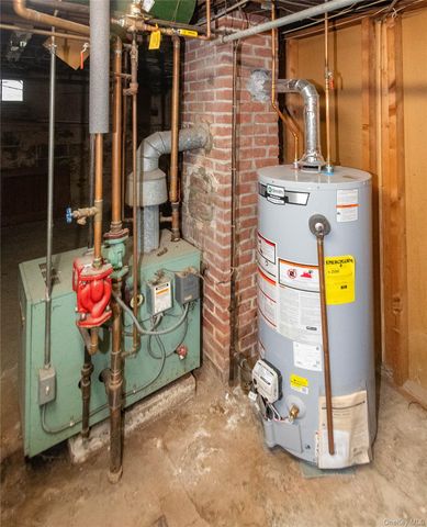 69 Washington Avenue, Kingston, NY 12401