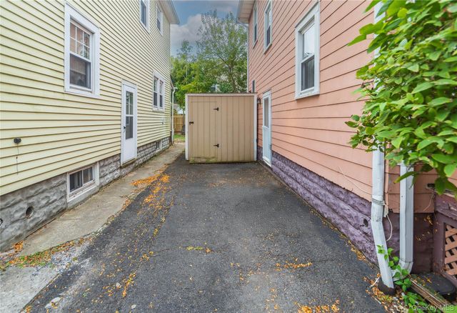 69 Washington Avenue, Kingston, NY 12401