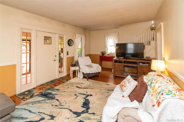 69 Washington Avenue, Kingston, NY 12401