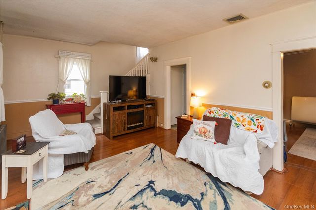 69 Washington Avenue, Kingston, NY 12401