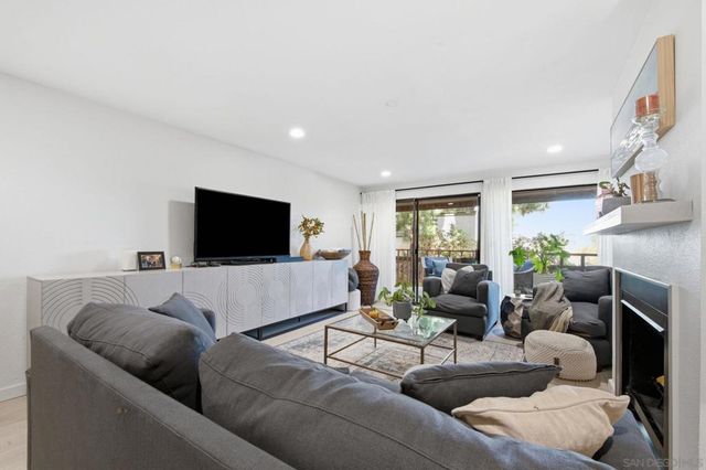 2928 Lawrence, San Diego, CA 92106