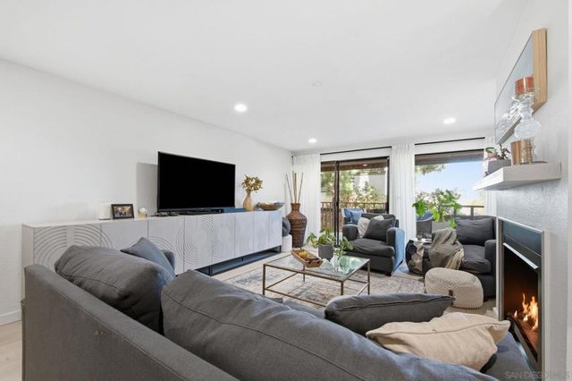 2928 Lawrence, San Diego, CA 92106