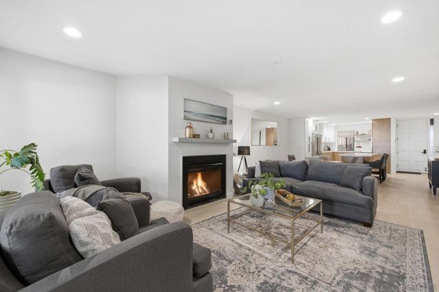2928 Lawrence, San Diego, CA 92106