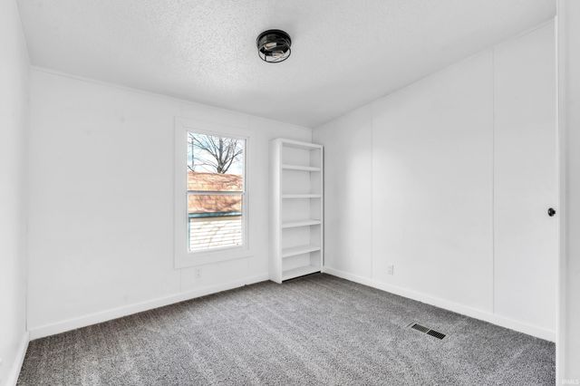 56 W Waldron Lake Drive, Wawaka, IN 46794