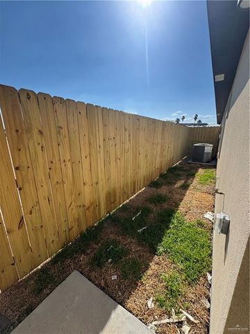 1205 S Waterfall Avenue, Edinburg, TX 78539