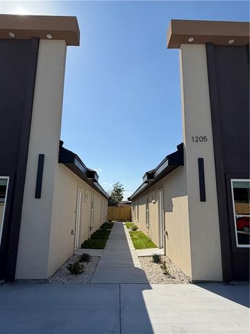 1205 S Waterfall Avenue, Edinburg, TX 78539