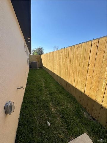 1205 S Waterfall Avenue, Edinburg, TX 78539