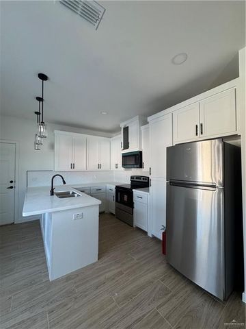 1205 S Waterfall Avenue, Edinburg, TX 78539