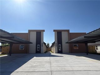 1205 S Waterfall Avenue, Edinburg, TX 78539