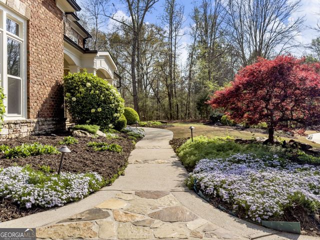 2279 Weeping Oak Drive, Braselton, GA 30517