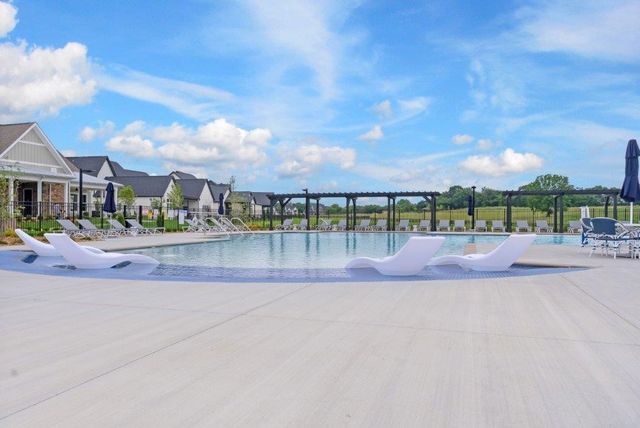 8017 Whitcroft Dr, College Grove, TN 37046